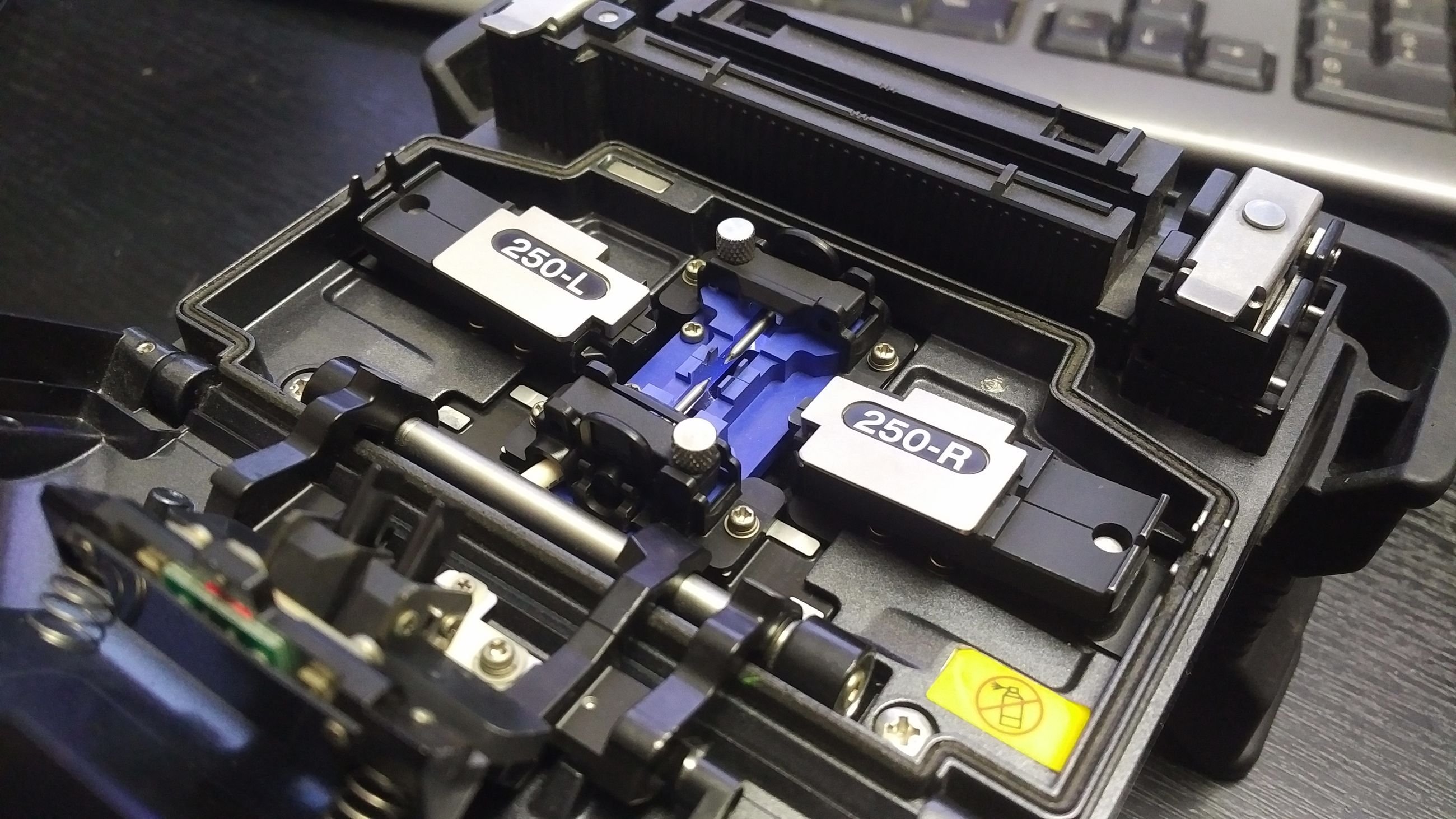 optická svářečka Fitel